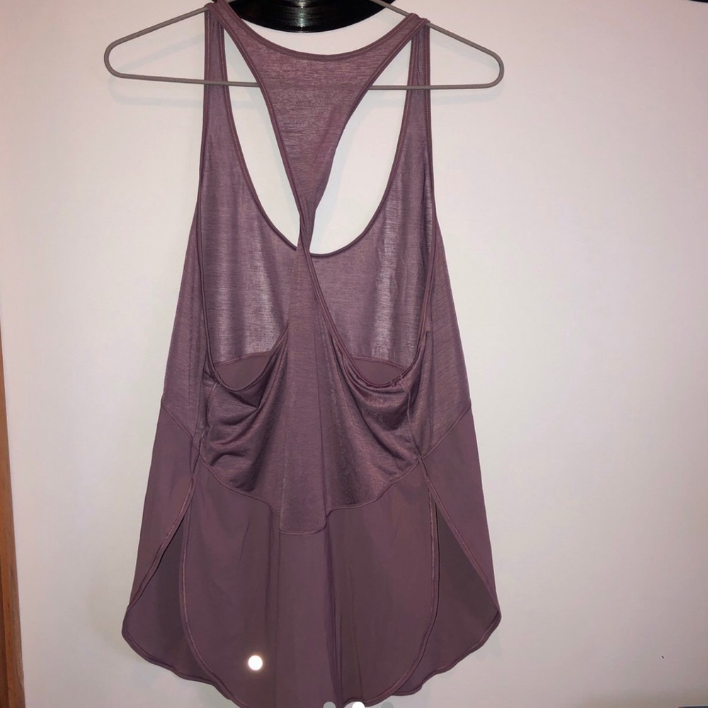 Lululemon tank!